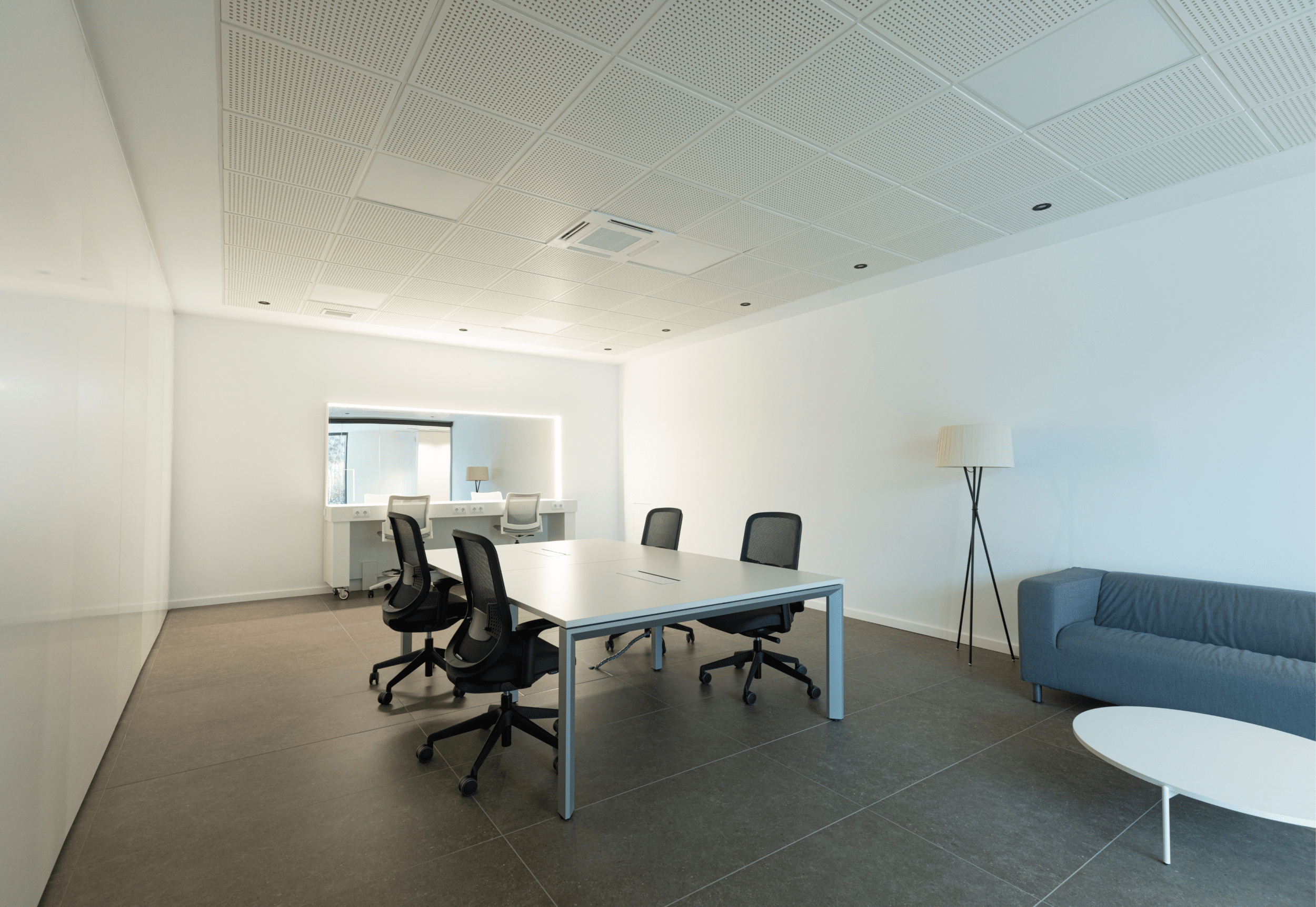 Driving Studios Facilities - make up